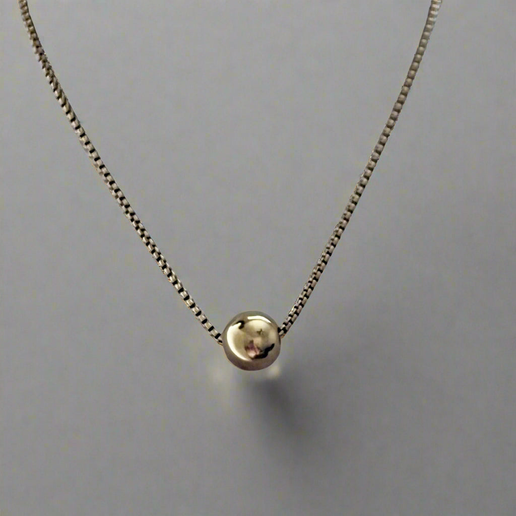 Boule Necklace